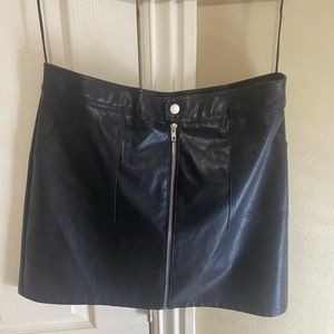 FAUX LEATHER SKIRT